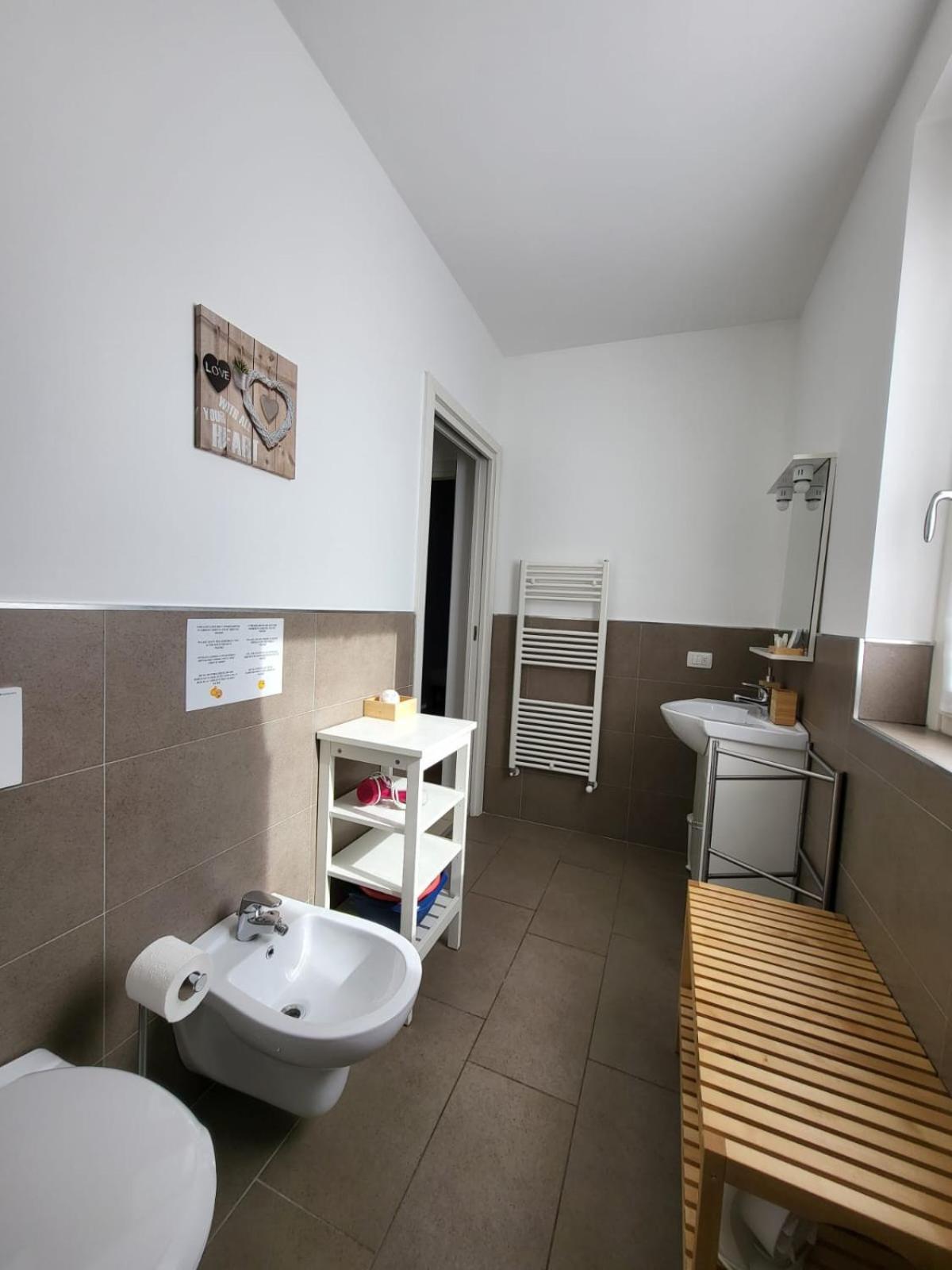 Red Apartment - Residenza Silvana فيربانيا المظهر الخارجي الصورة