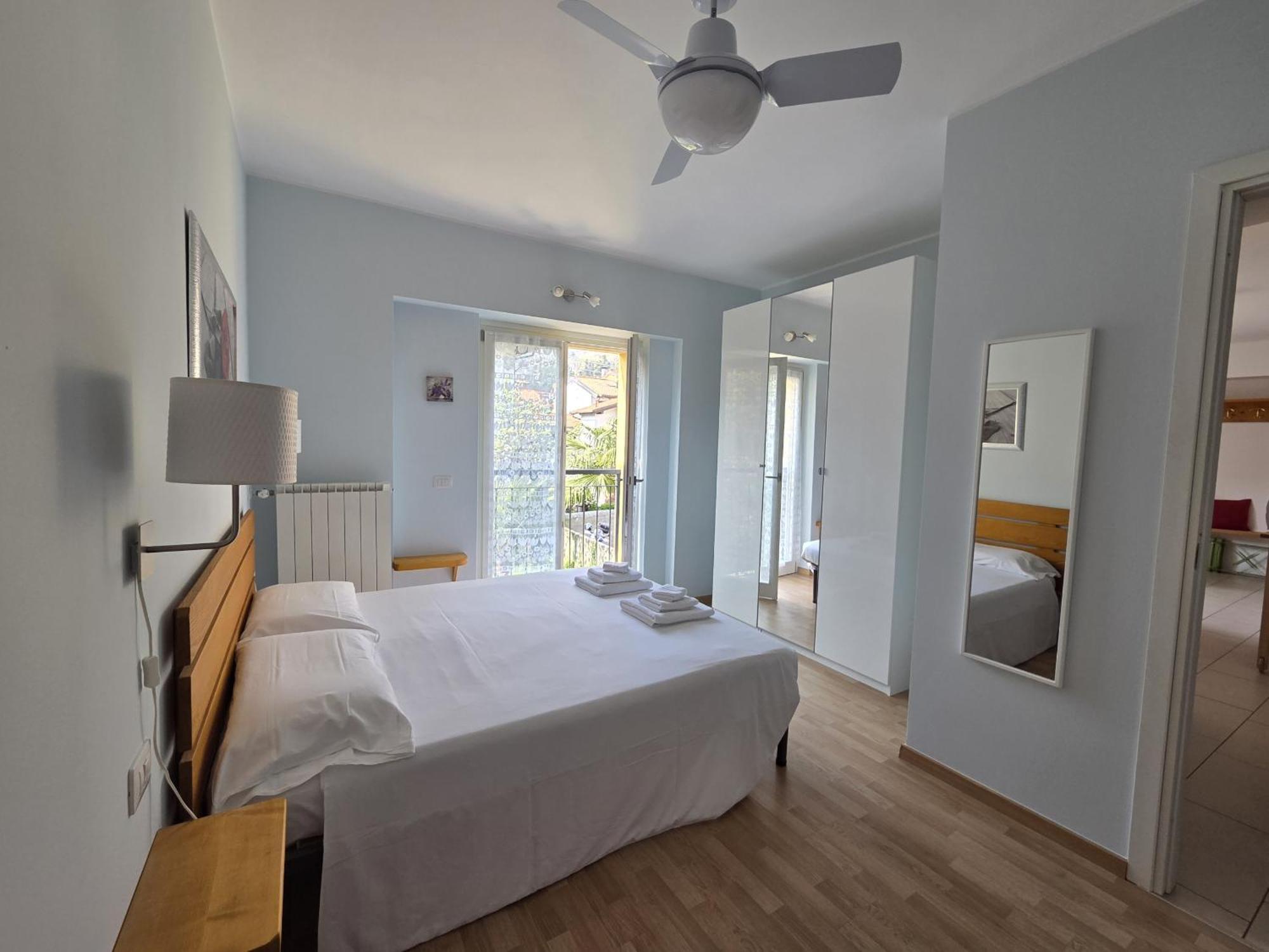 Red Apartment - Residenza Silvana فيربانيا المظهر الخارجي الصورة